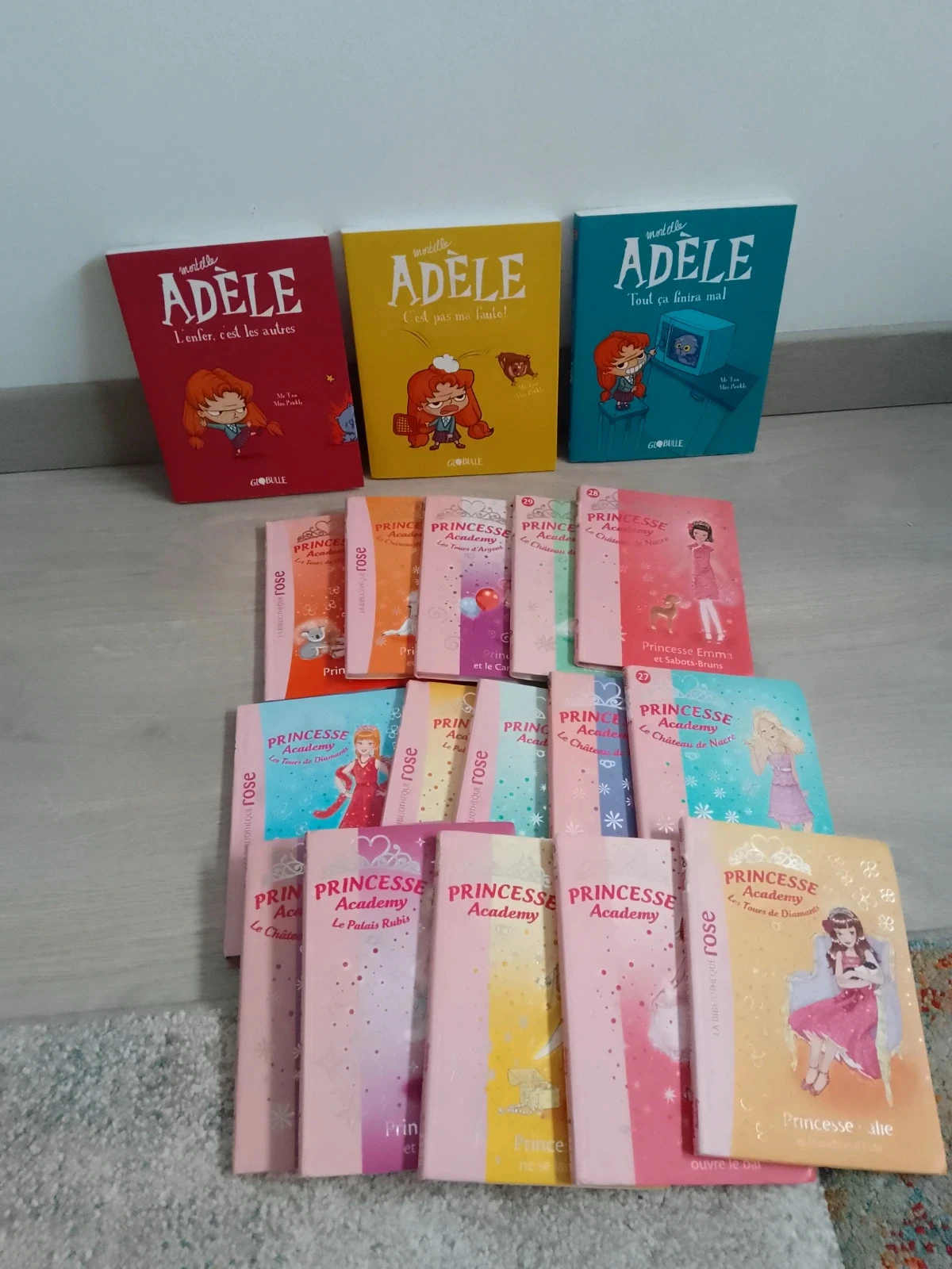 Lot de 18 livres mortelle Adèle et princesse academy